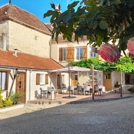 Aux Sources De Ouanne Bed & Breakfast Exterior photo