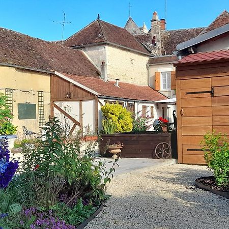 Aux Sources De Ouanne Bed & Breakfast Exterior photo