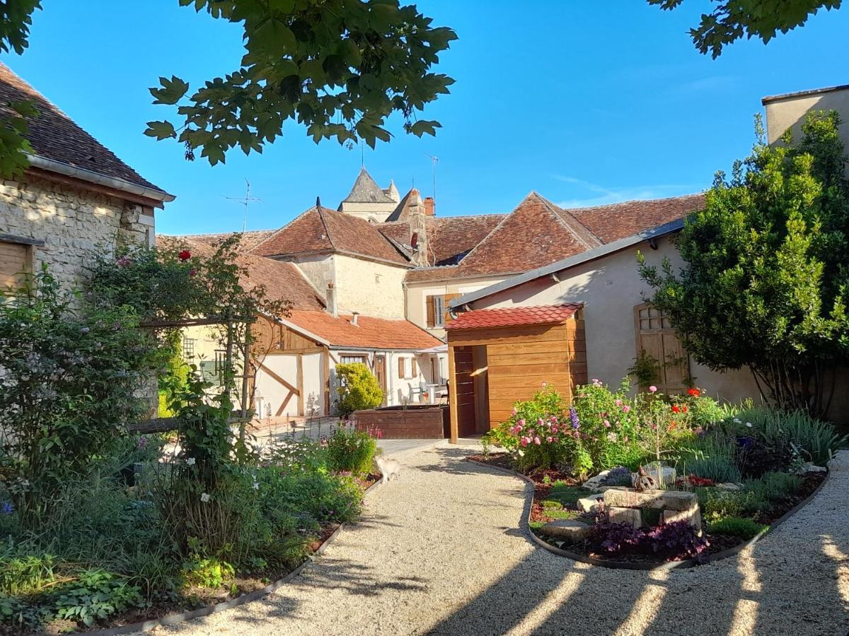 Aux Sources De Ouanne Bed & Breakfast Exterior photo