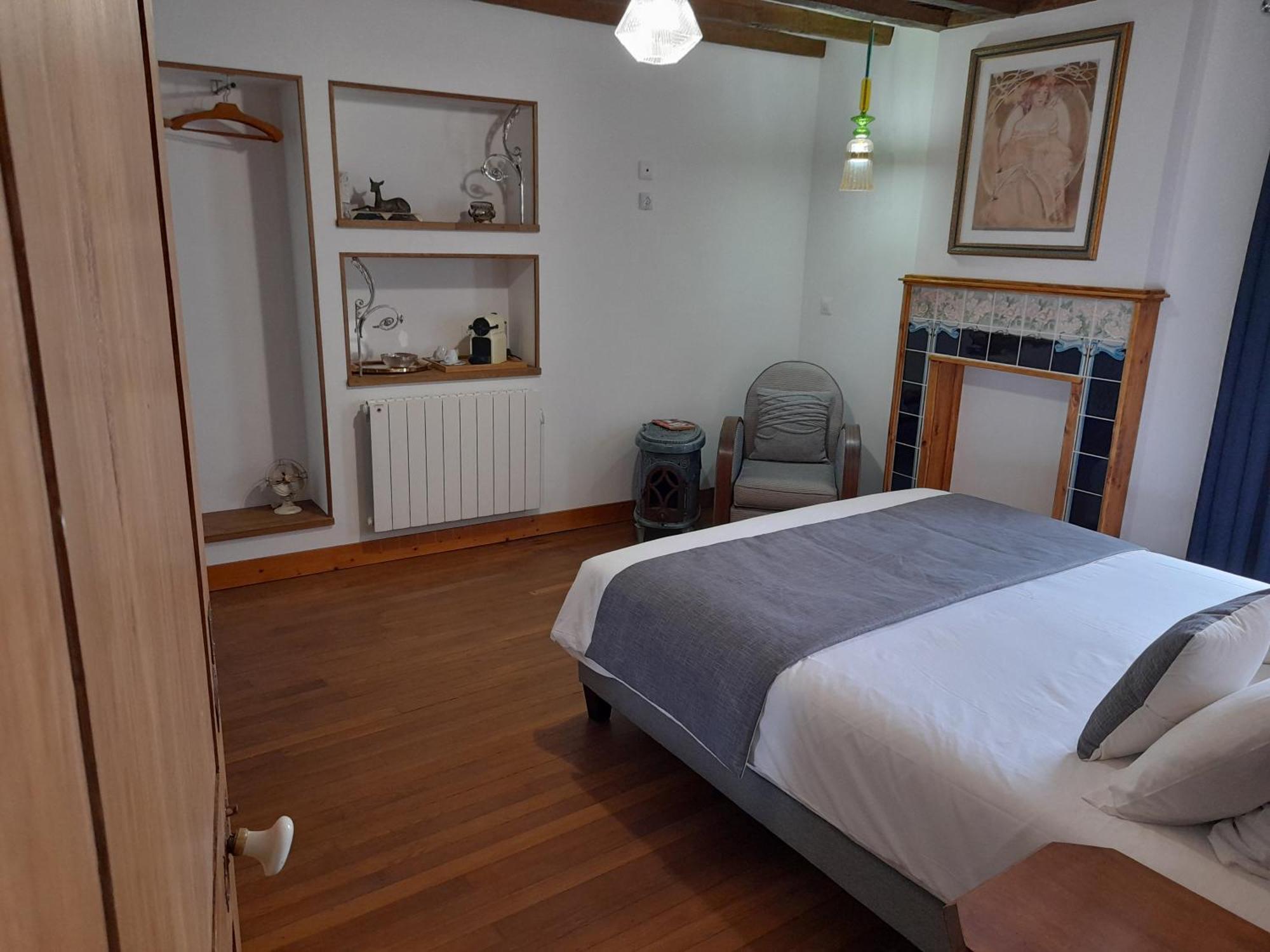 Aux Sources De Ouanne Bed & Breakfast Room photo