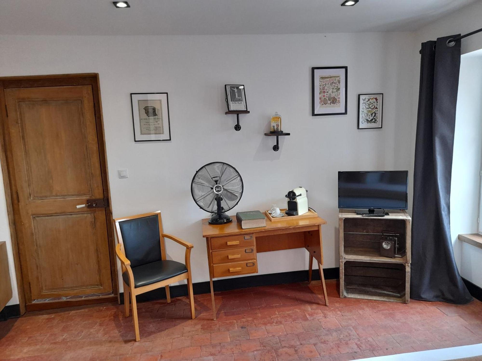 Aux Sources De Ouanne Bed & Breakfast Room photo