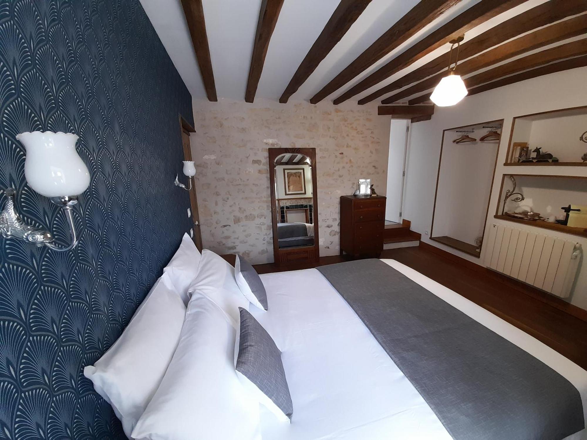 Aux Sources De Ouanne Bed & Breakfast Room photo